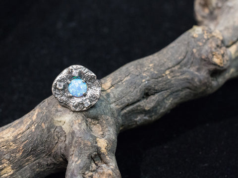 silver 925 ring with Opal stone.